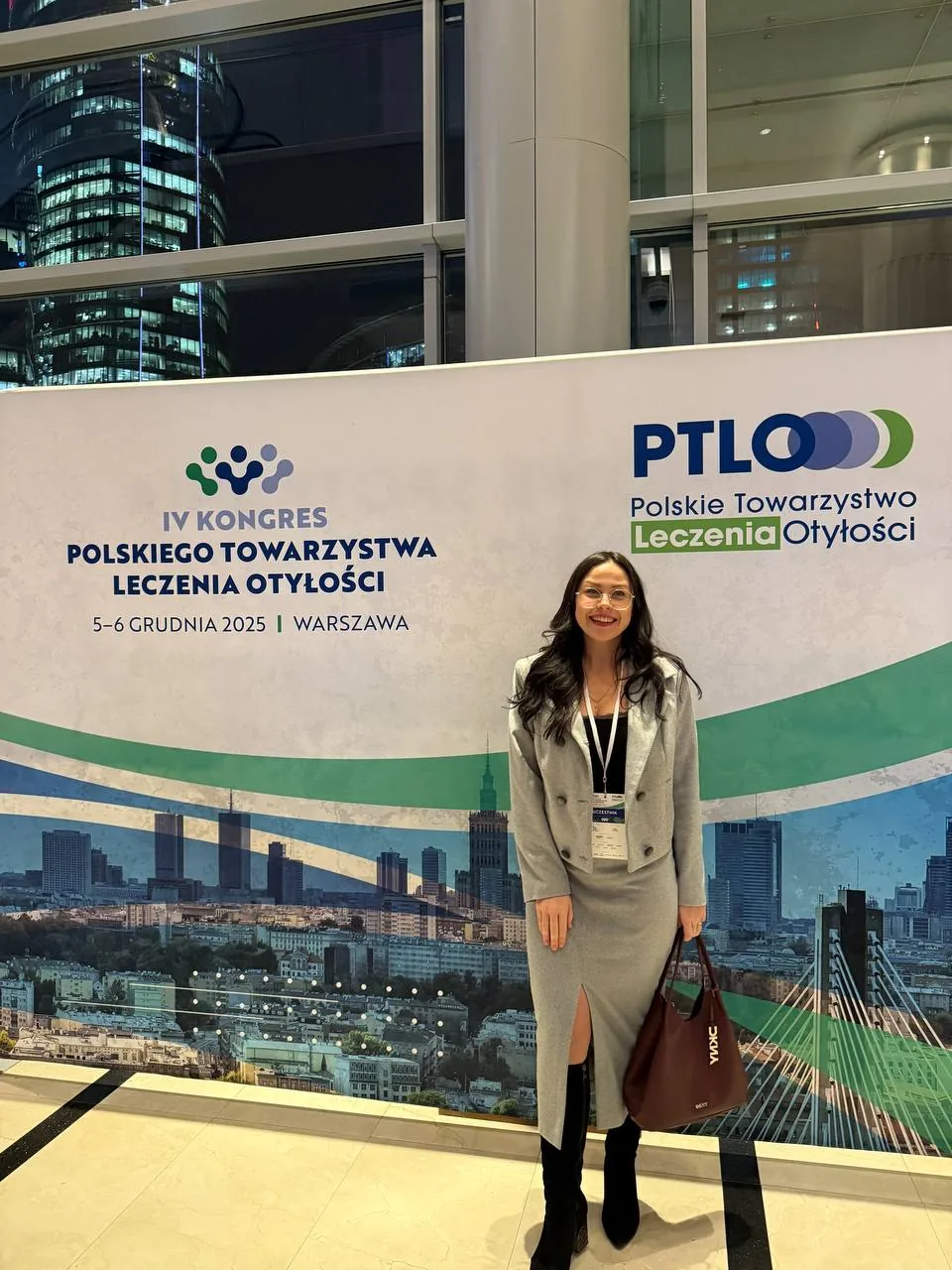 Plakat konferencji Polskiego Towarzystwa Leczenia Otyłości z informacjami o kongresie w Warszawie Plakat konferencji Polskiego Towarzystwa Leczenia Otyłości z informacjami o kongresie w Warszawie